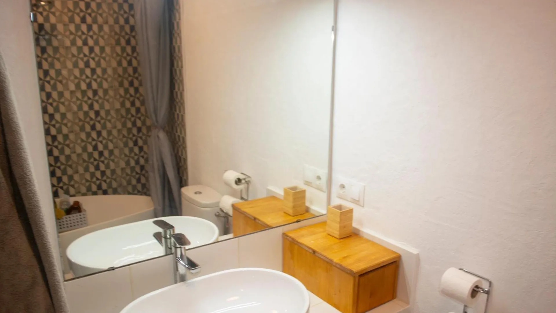 Villa Jo - Stunning Front Line Beach House. L'Ametlla de Mar Holiday home